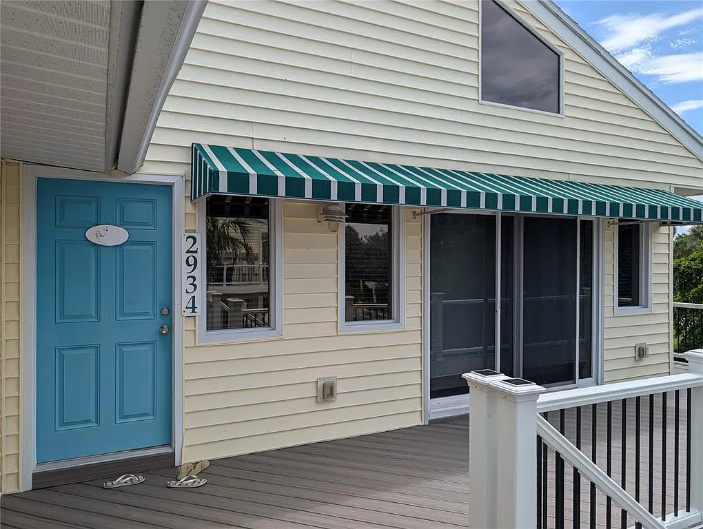 2 bed, 2.0 bath, 1433 sqft, $8,000 — Photo 3
