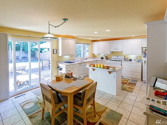 4th image of 1417 Brandon Ct NE
