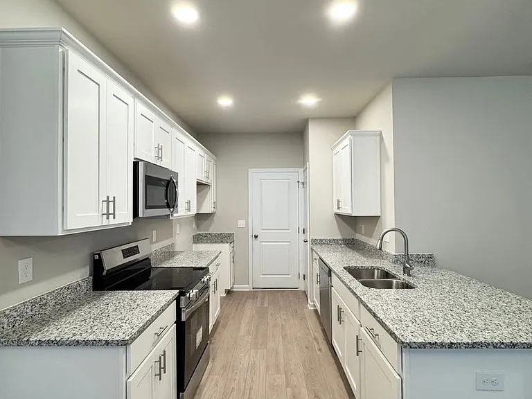 1205 McCoy St — Photo 4