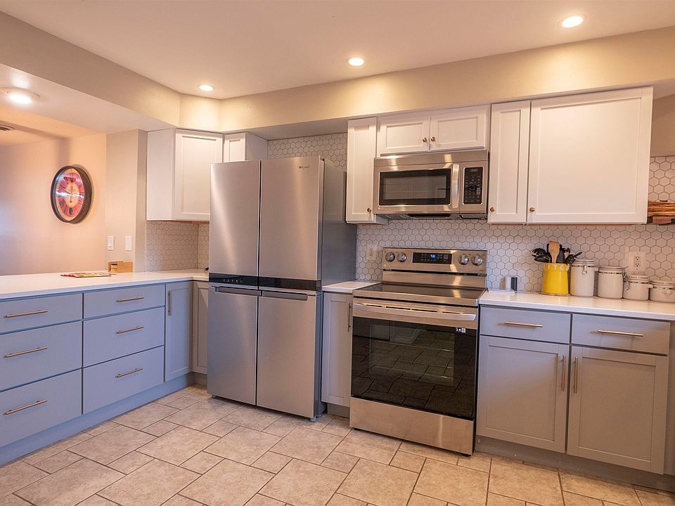 1st image of 530 E Hiawatha Dr #106