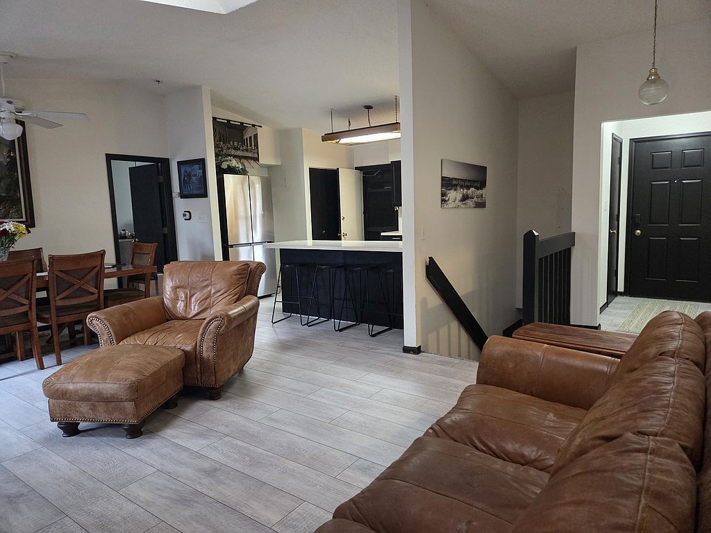 1588 Sussex Ct