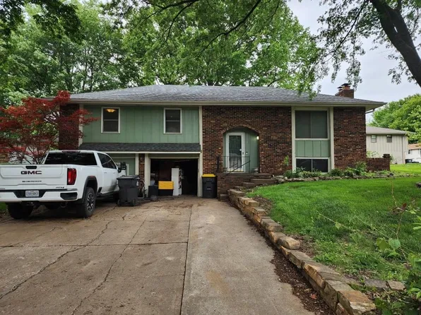 2409 SW 2nd Street Ter, Blue Springs, MO 64014