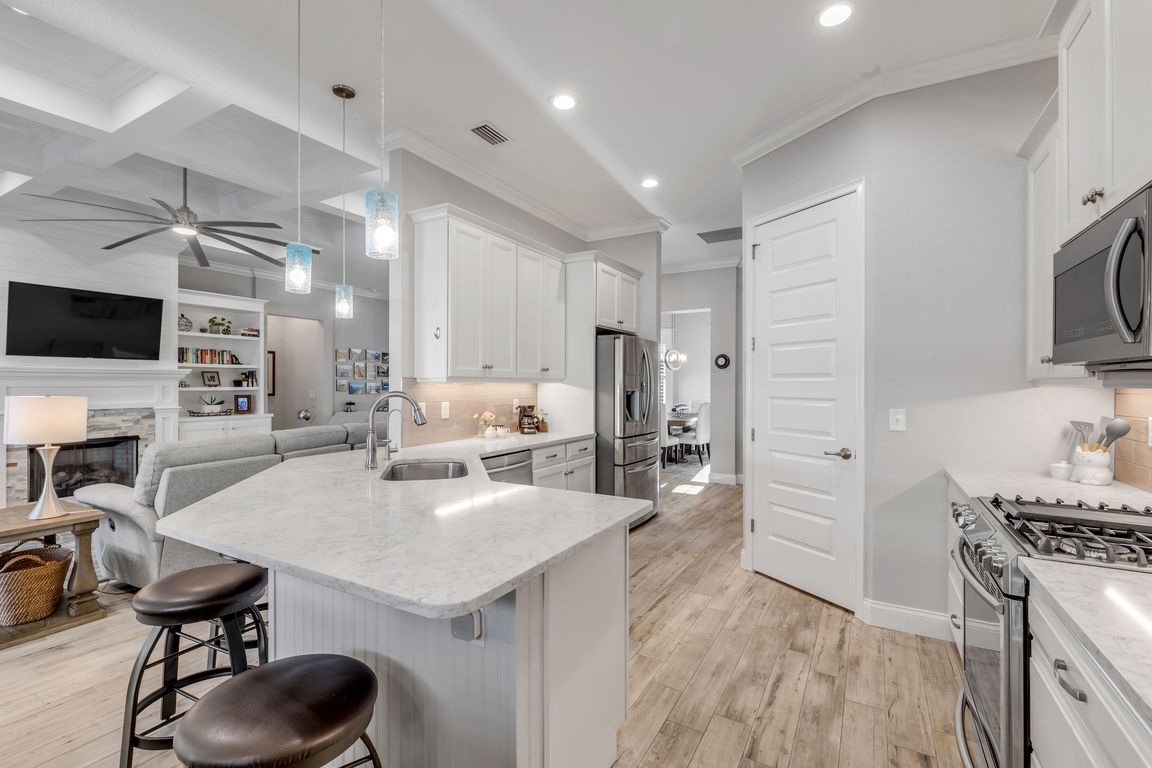 next background image