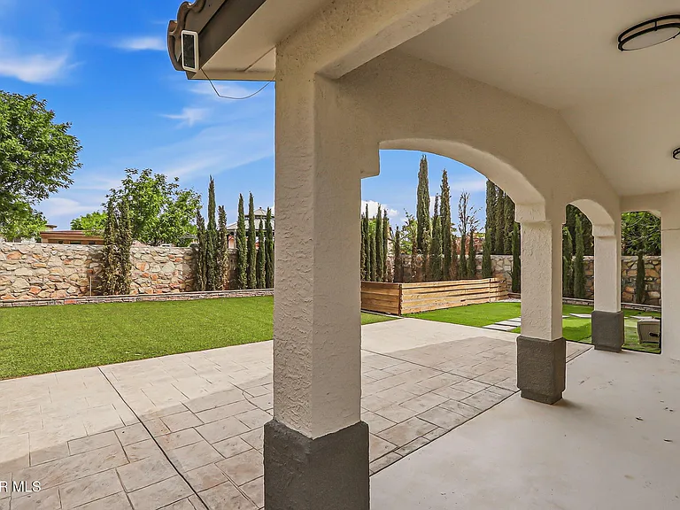 3121 Tierra Paola Ln — Photo 42