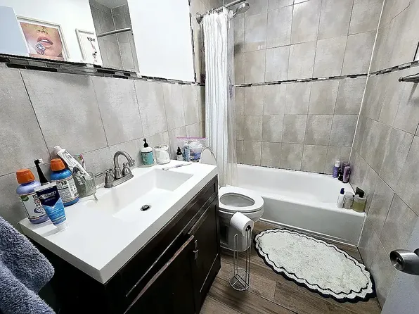 412 Douglass Street image 14 of 15