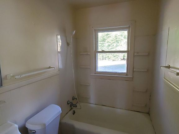 4th image of 4404 Trinity Ave #A