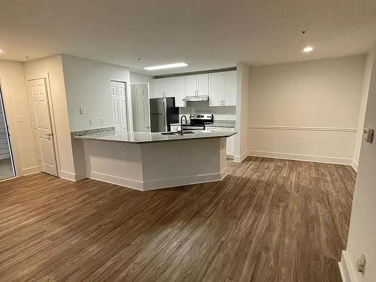 Wesley St. Claire Apartments at Lawrenceville — Photo 84