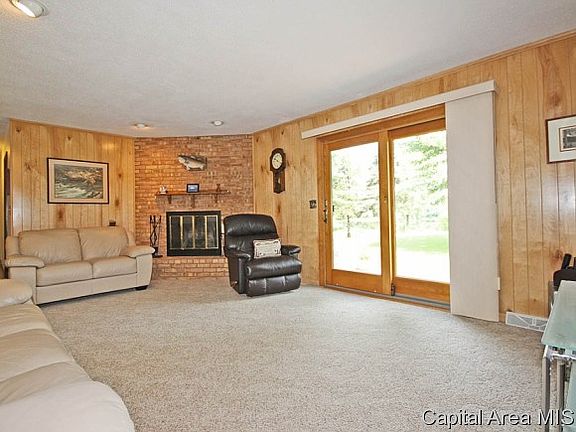 5th image of 14142 Pioneer Dr