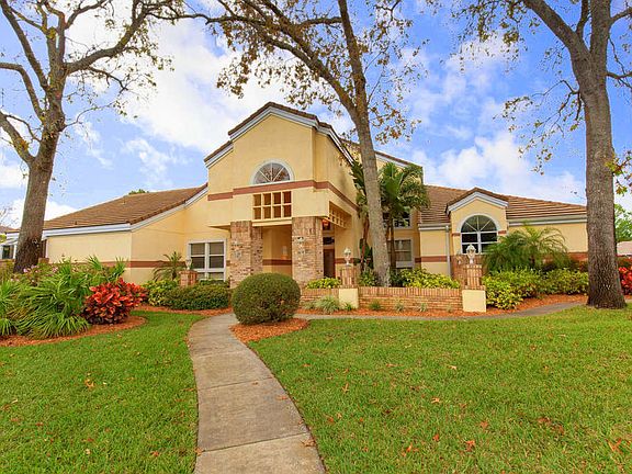 2nd image of 1808 Chandelle Ct