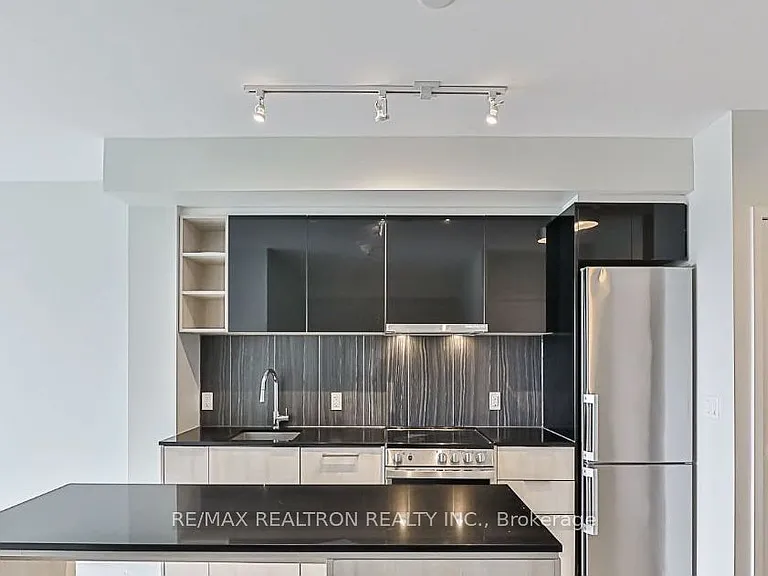 31 Tippett Rd #636 — Photo 11