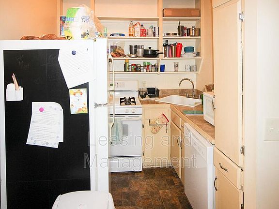 5th image of 25 George St APT B