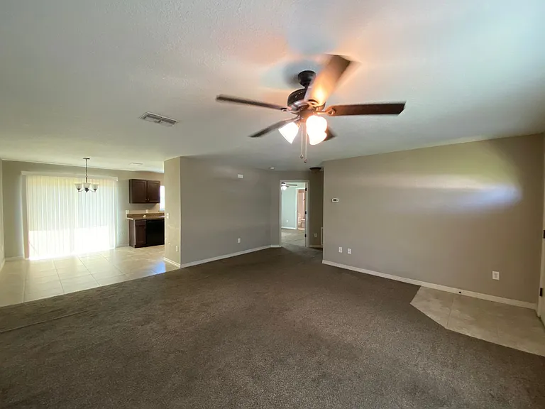 16618 SW 31st Cir — Photo 7