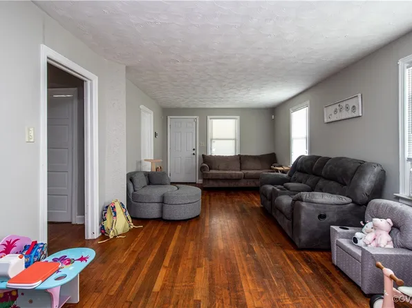 1707 Arlington Rd, Hopewell, VA 23860
