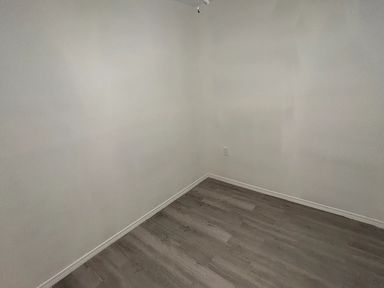 2 bed, 900 sqft, $1,300 — Photo 2