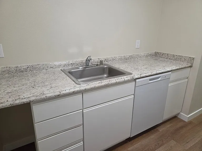 First Hill Apartments — Photo 13