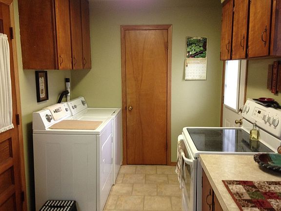 5th image of 234 Dellway St