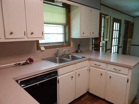 5th image of 806 Janna Dr