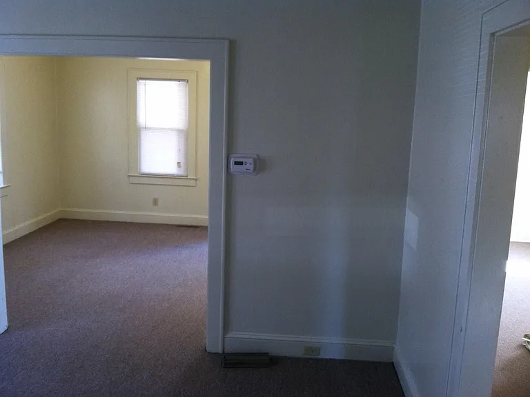712 Roger St — Photo 4