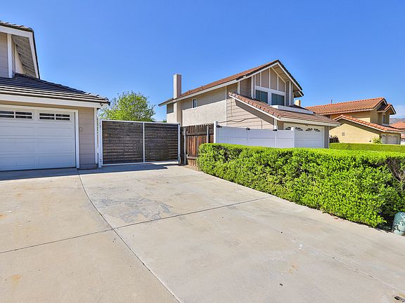 3rd image of 3936 Rancho Reina Ct