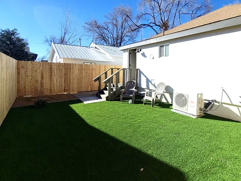 741 Ruth St — Photo 3