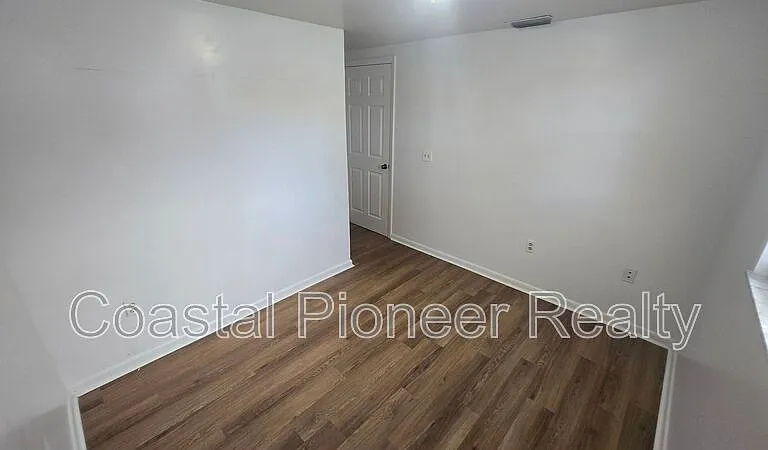 8819 W Robson St — Photo 13