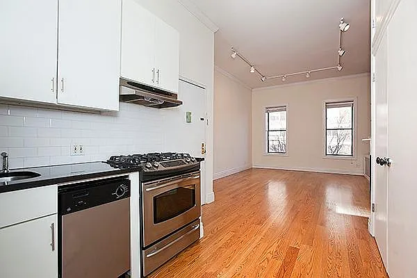 Rented by Evans Real Estate | media 32