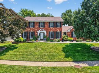 145 Hineman Dr, Saint Charles, MO