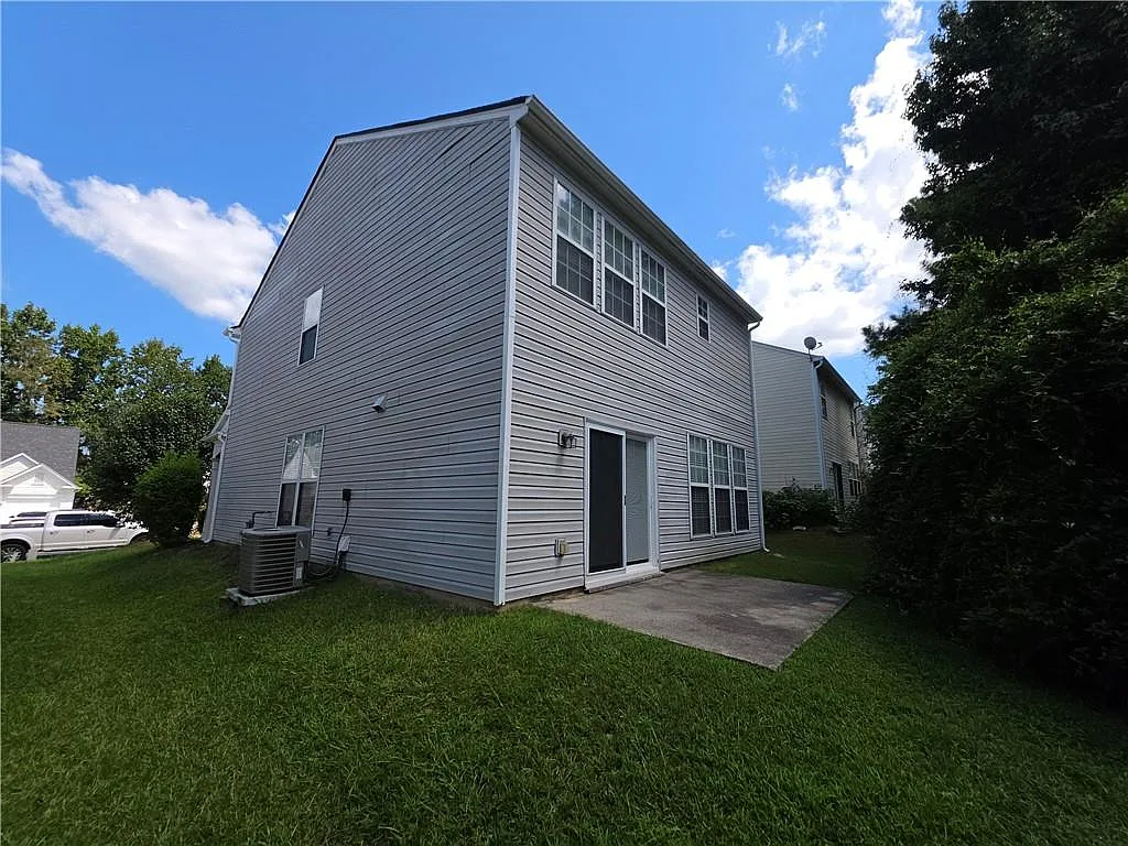 3 bed, 2.5 bath, 1413 sqft, $2,250 — Photo 4