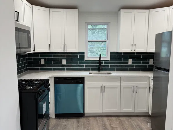 42 N Cove Rd APT 1B, Merchantville, NJ 08109