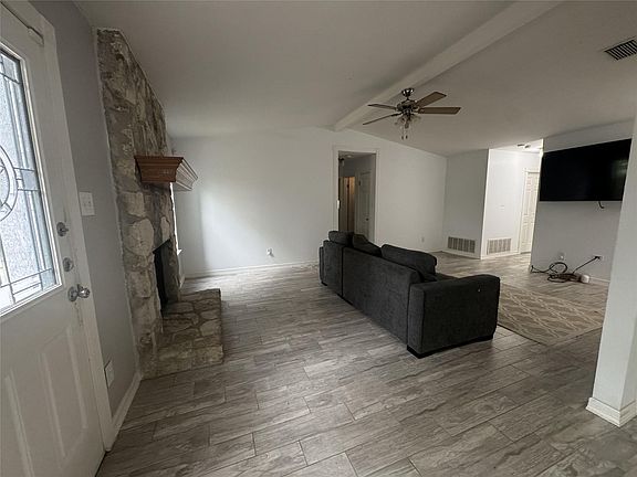 5th image of 5814 Shreveport Dr