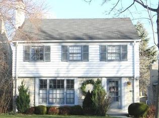 5760 N Kent Ave, Whitefish Bay, WI 53217
