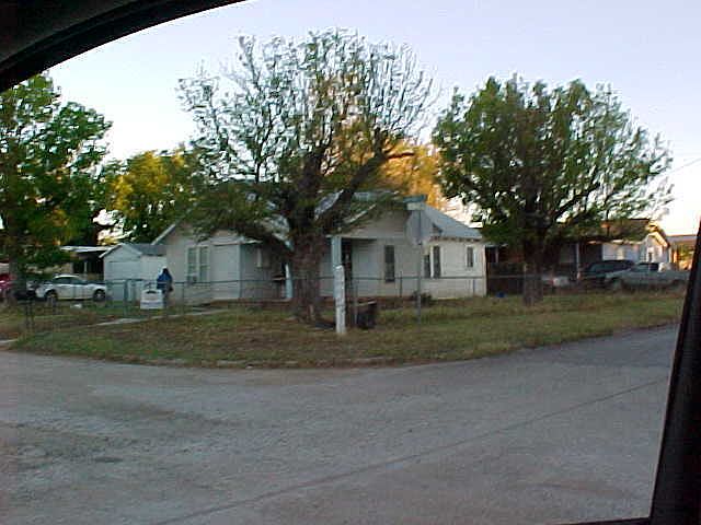 1st image of 1300 Avenue E NW