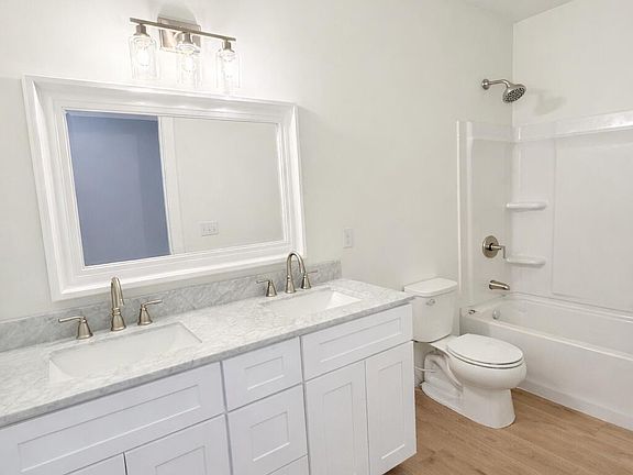 4th image of 354 Nicole Dr
