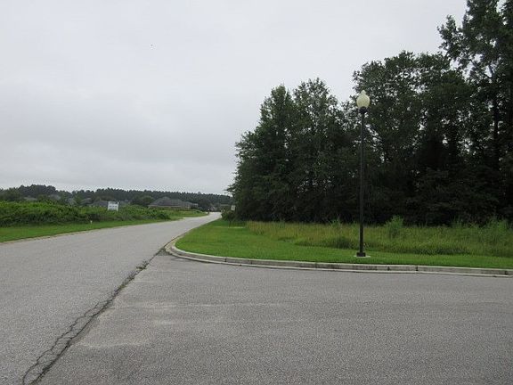 3rd image of 16 Brushwood Ct