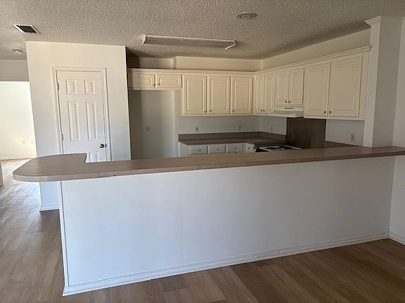 4th image of 1304 Avenue F Unit B