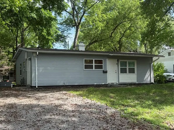 130 Saint Leo Dr, Cahokia, IL 62206