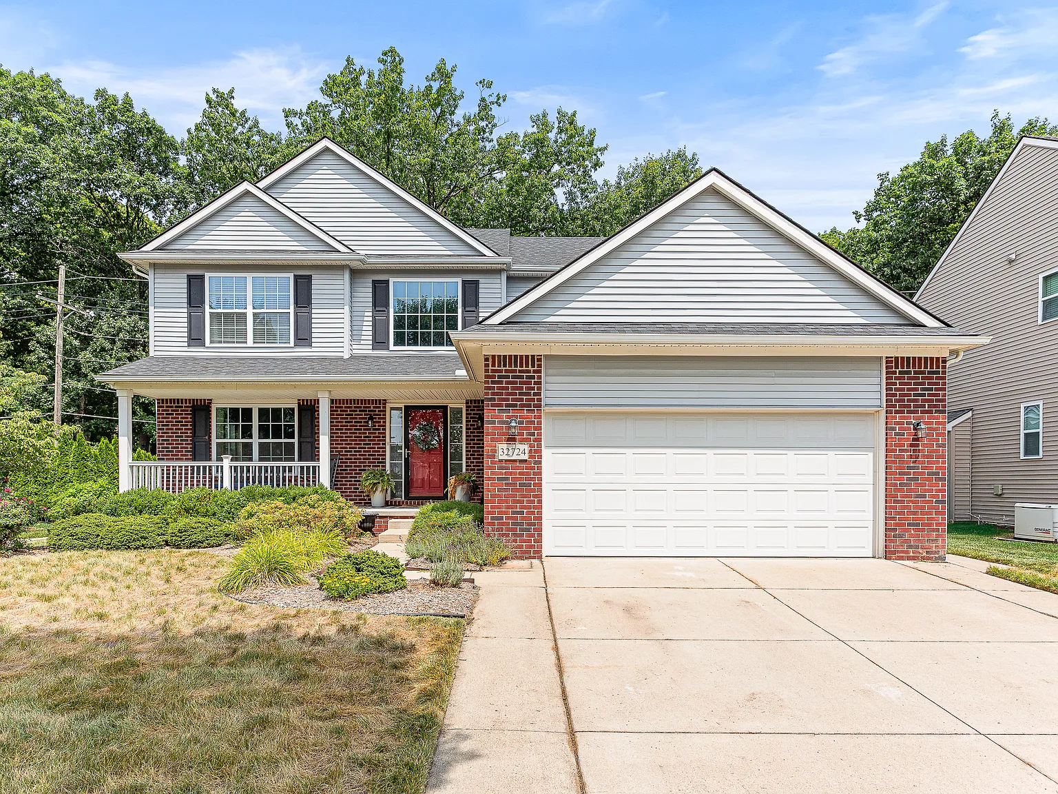 4 bed, 2.5 bath, 2305 sqft, $3,400 — Photo 1