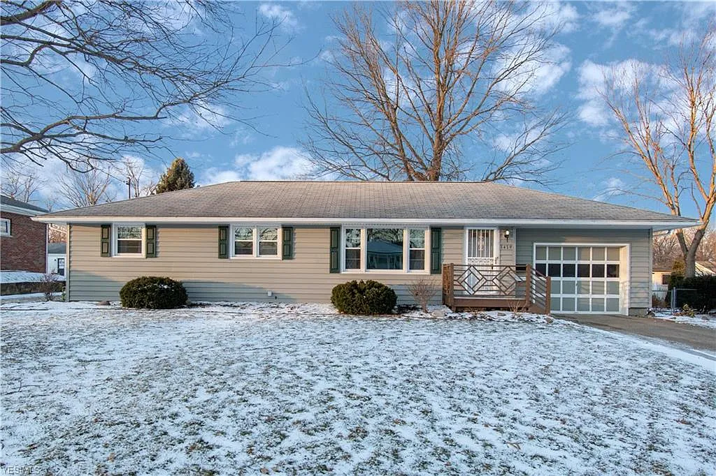 1479 Hagey Dr photo 1