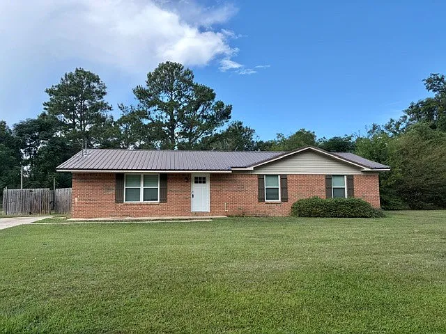 90 Windham Ct — Photo 1