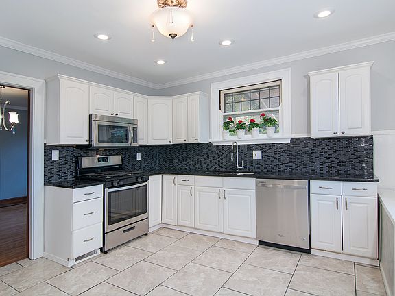 3rd image of 3408 Alta Vista Ave