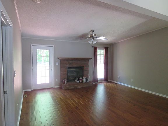 5th image of 1064 Summit Dr