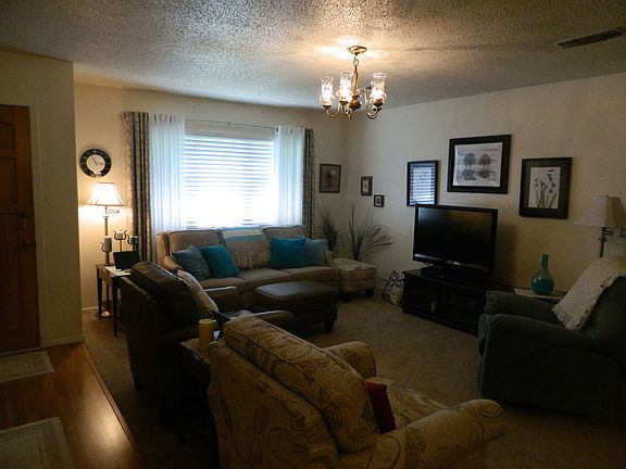 4th image of 323 La Mesa St