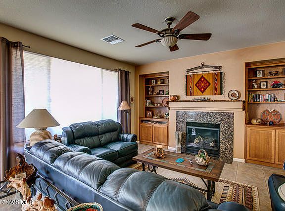 4th image of 864 N Lorabelle Ct