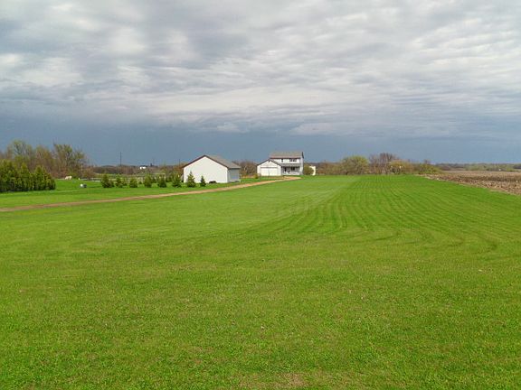 3rd image of 25425 Meridian Cir