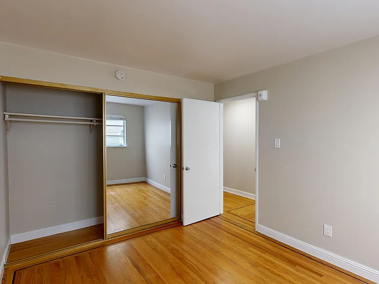 600 Oak Street — Photo 3
