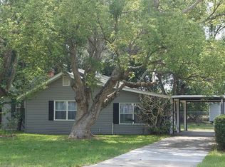 821 N New Hampshire Ave, Tavares, FL 32778
