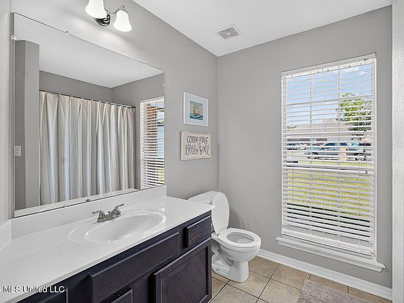 4th image of 13144 Tyler Cir