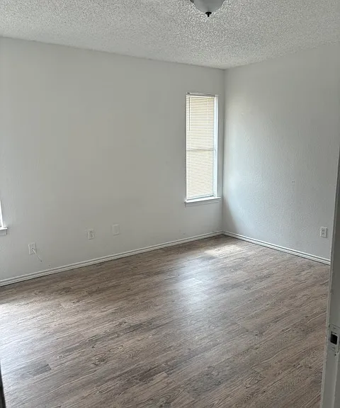 2005 S Loop 289 — Photo 1