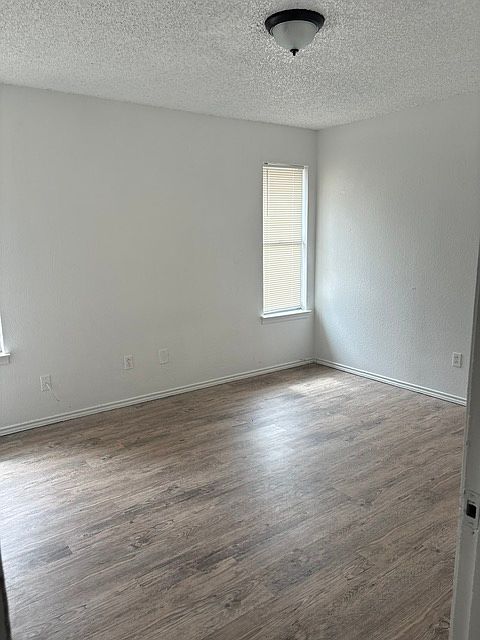 1st image of 2005 S Loop 289