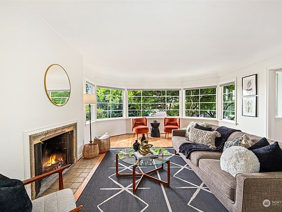 3rd image of 3656 42nd Avenue NE